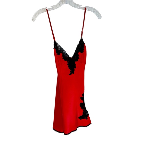 Fredericks of Hollywood Red Short Nightgown with Black Lace Size Medium - Picture 7 of 9